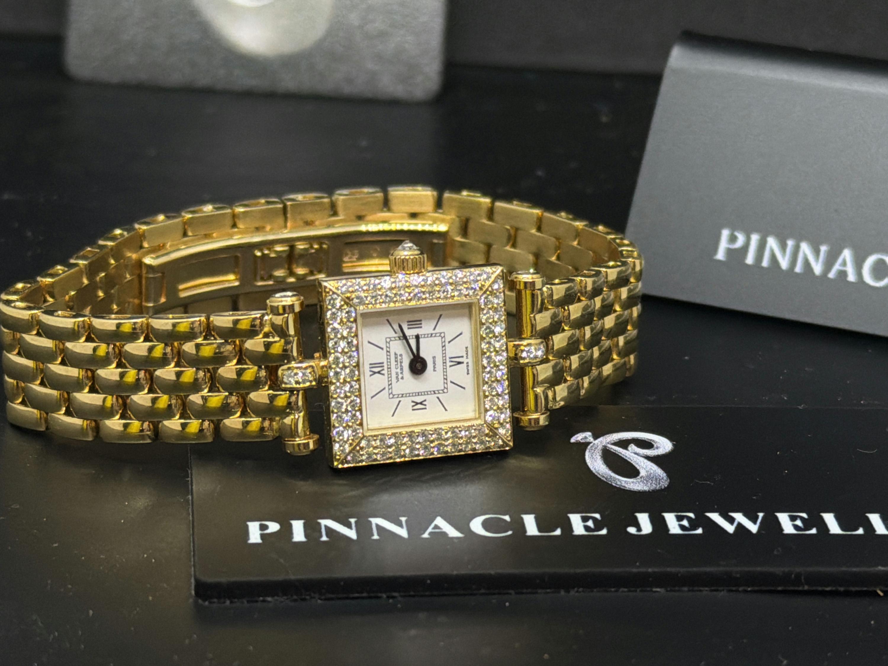 VAN CLEEF 122945 B2 Pre-owned Watch – photo 1