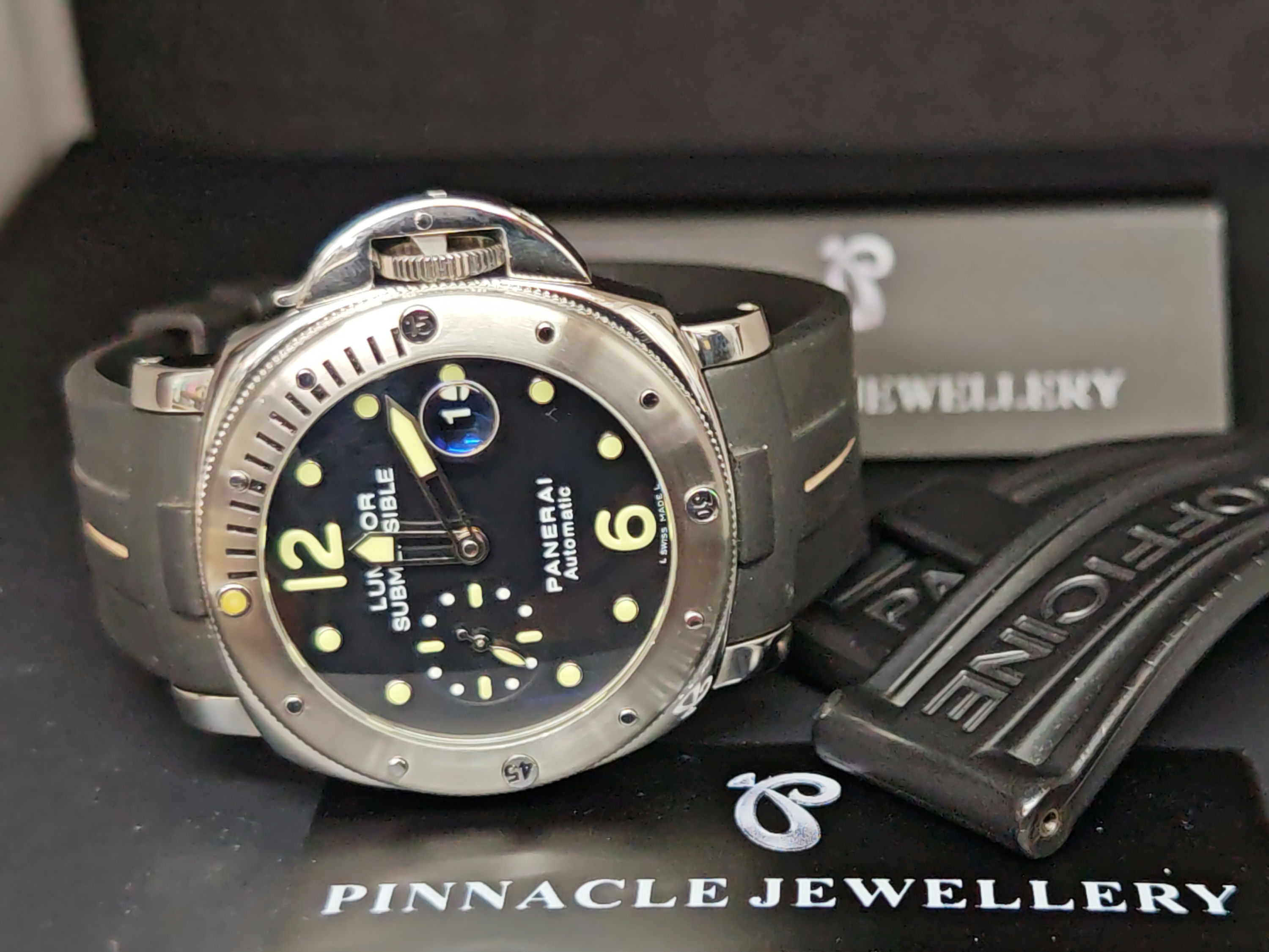 PANERAI Luminor Submersible Pam00024 Pre-owned Watch