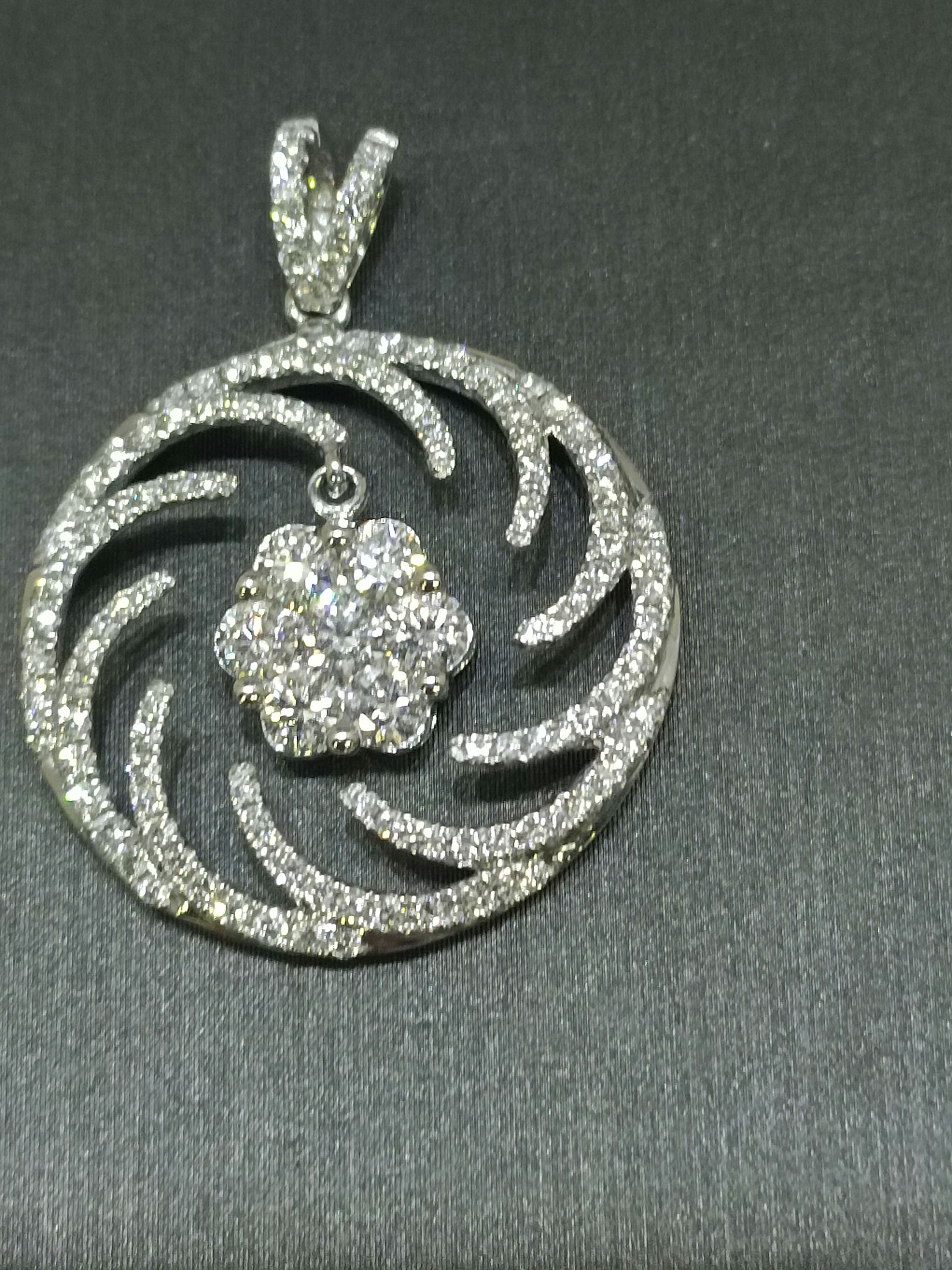 18K White Gold Diamond Pendant Jewellery – photo 4
