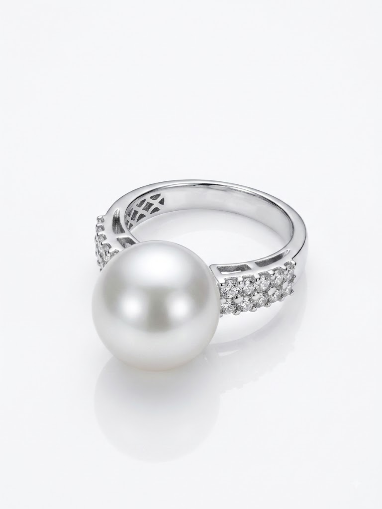 18K White Gold Diamond-Accent South Sea White Pearl Ring Jewellery